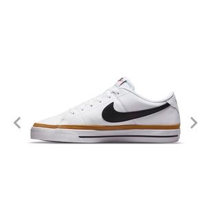 Nike Women's Court Legacy Size 9